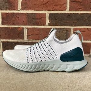 nike women's react phantom run flyknit 2 road running shoes / sneakers